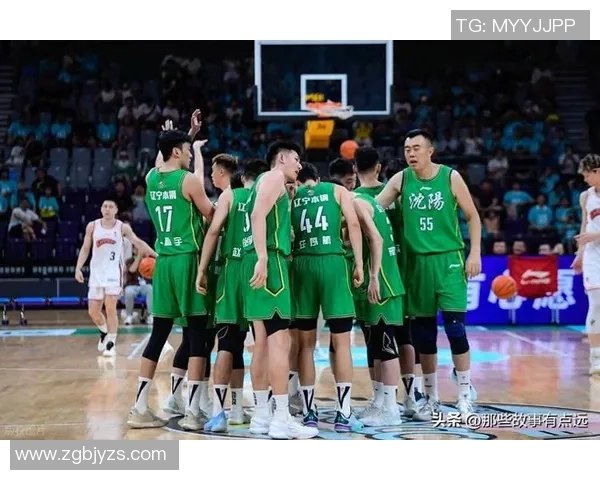 辽宁全运男篮迎战河南队全力争胜展现青春风采与竞技精神